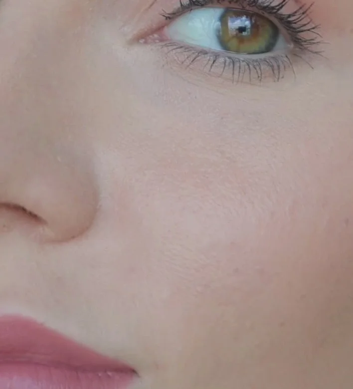 Final Touch Setting Spray misted onto skin for a flawless, radiant makeup finish that stays hydrated all day.
